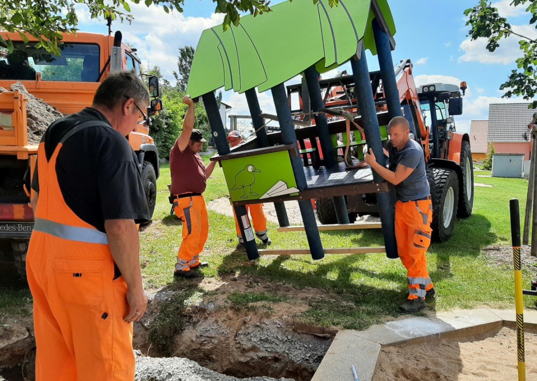Spielplatz Parkstein neues Gerät