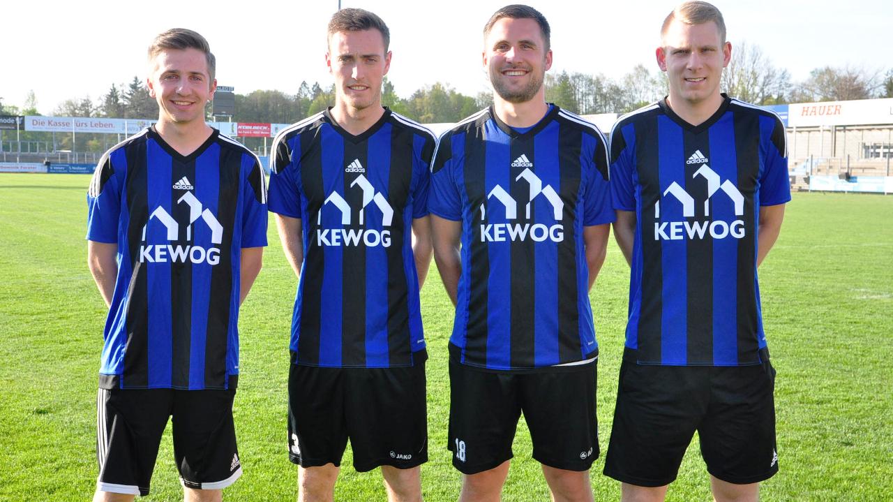 Spvgg Weiden Vertragsverlängerung Matthias Heinl, Michael Busch, Christoph Hegenbart und Florian Rupprecht