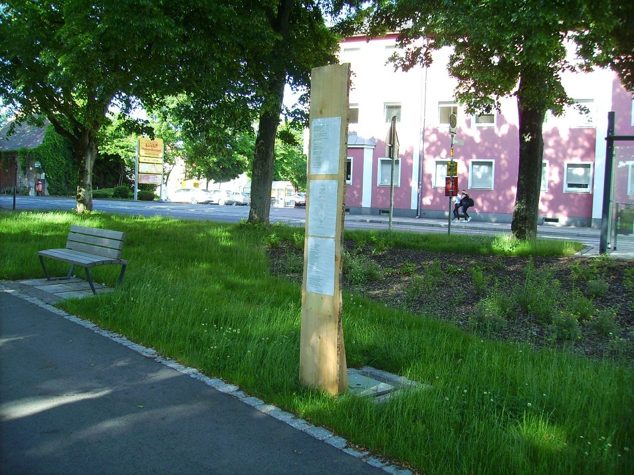 Stadtrat Pressath Poesiebretter sollen im Park erhalten bleiben Bild Bernhard Piegsa