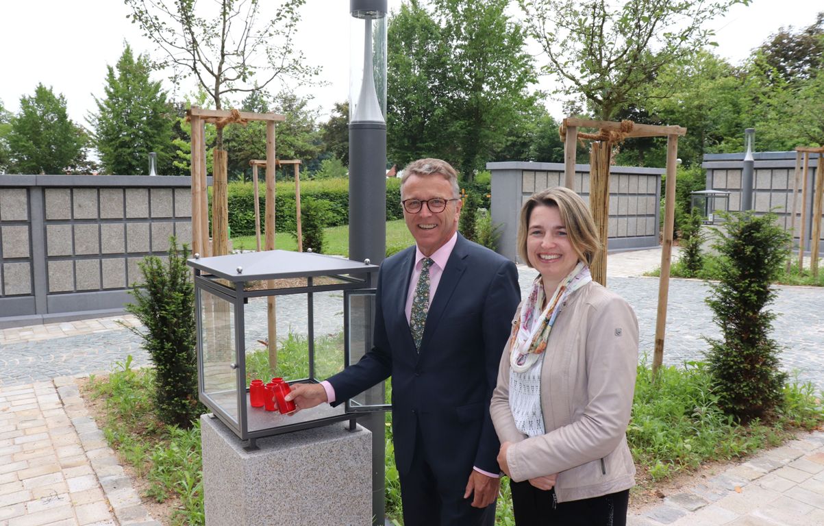 Städtischer Friedhof Urnenbestattung Friedhof Tirschenreuth Franz Stahl Irina Weiß