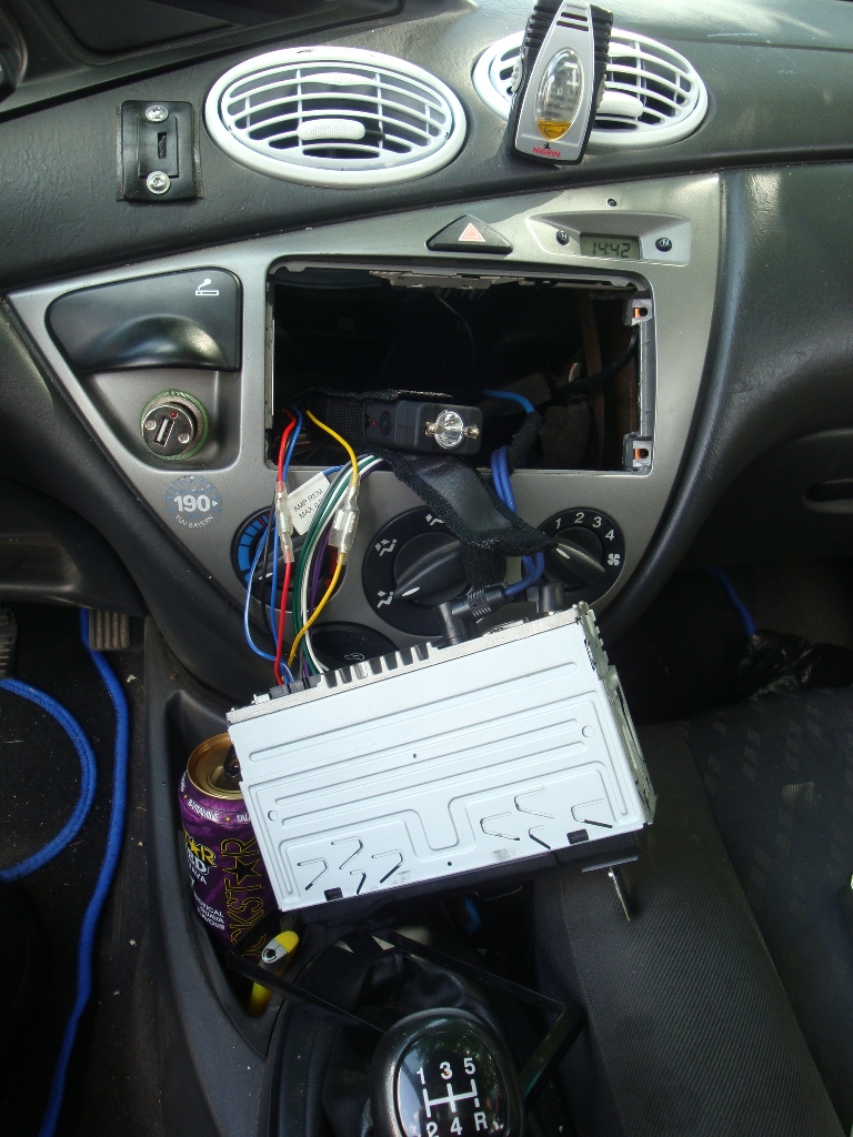 Taser hinter Autoradio Polizei Waidhaus