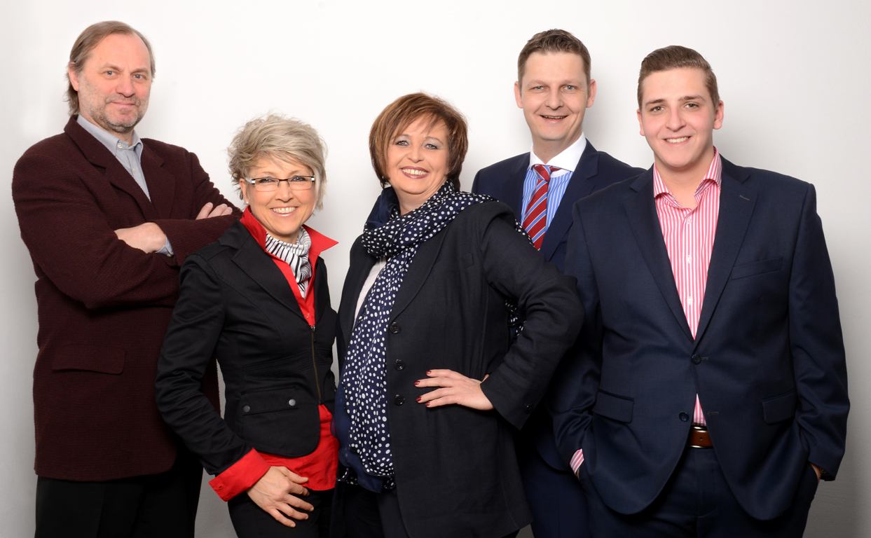 Teambild Axa Treichel-Dressler Axa Versicherungen Versicherungsagentur Windischeschenbach