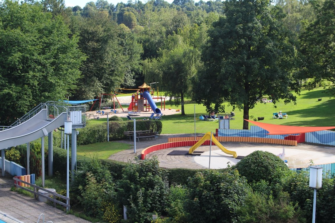 Terrassenbad Pleystein ist beliebtester Badeort der Nordoberpfalz Nordoberpfälzer Freibad Schwimmbad Pleystein (3)