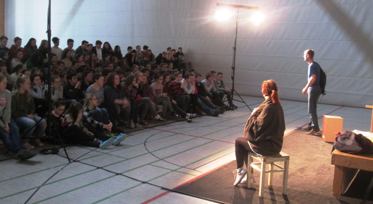Theater Mittelschule Flüchtlinge