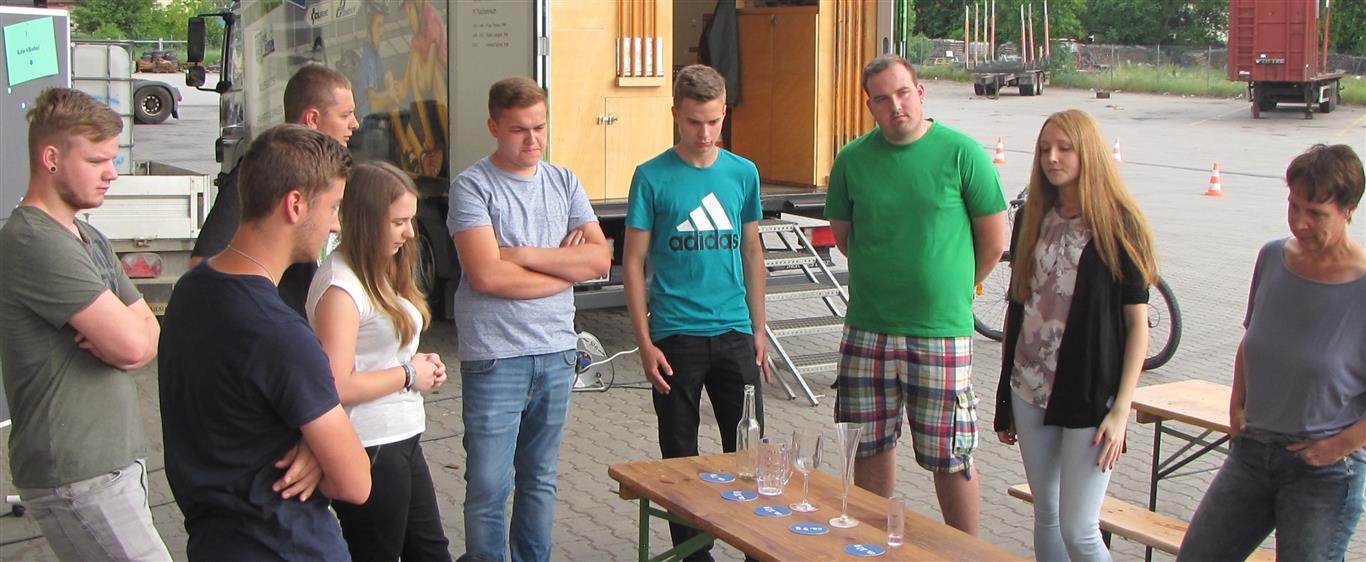 Könner durch Erfahrung Kommunale Jugendarbeit Fahrtraining