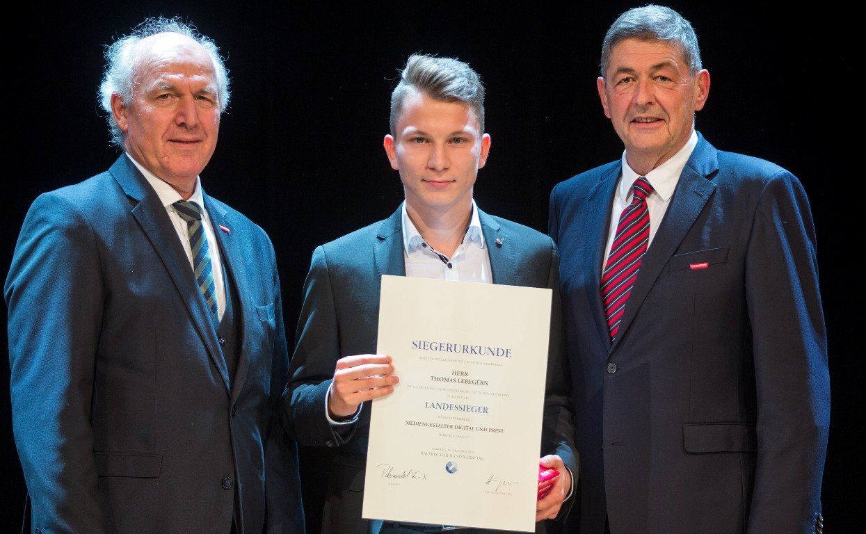 Thomas Lebegern Azubis Ehrung Handwerkskammer Niederbayern Oberpfalz 2018