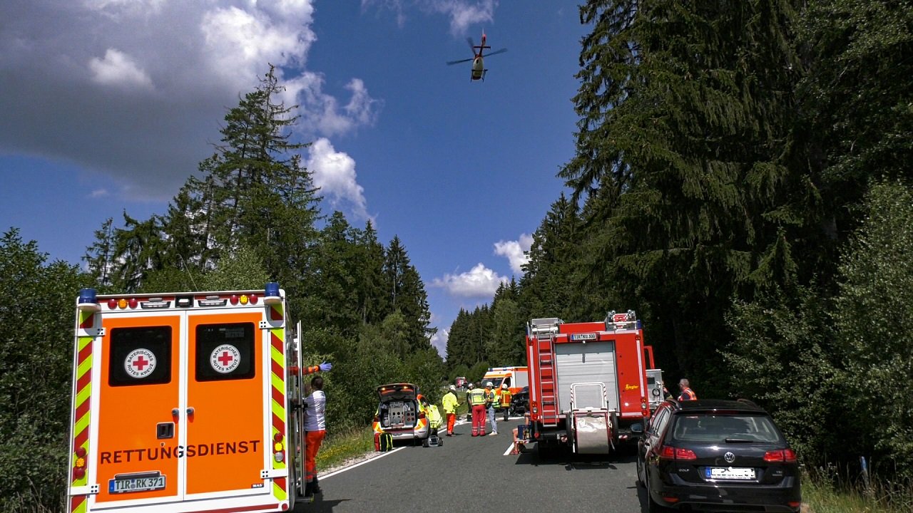 Fahrt zum Wanderausflug endet in tödlichem Unfall