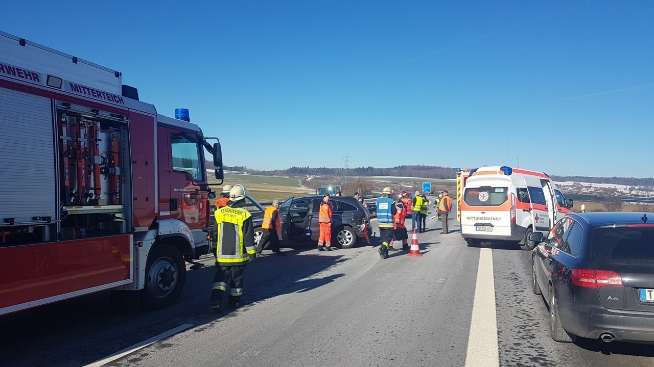 Nach Unfall: Stau auf A93