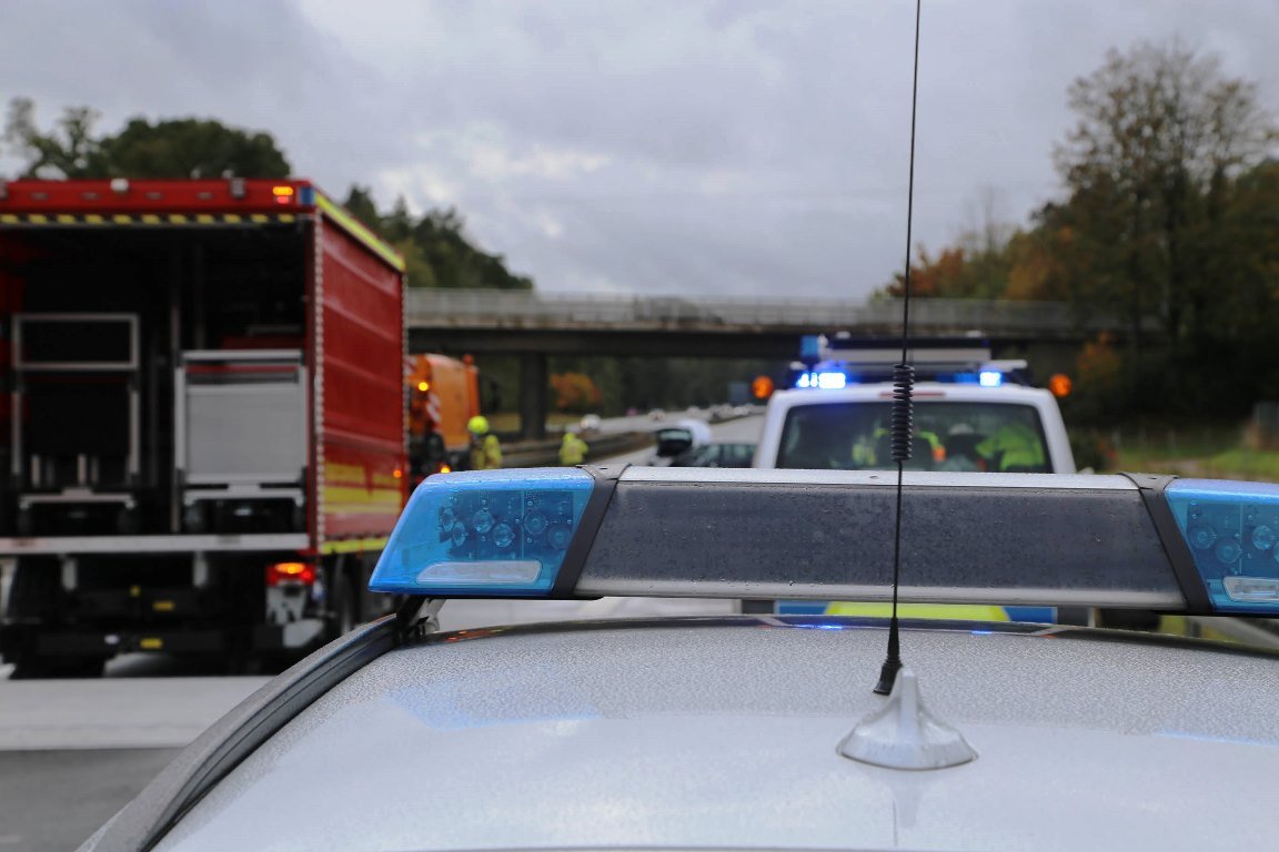 Unfall A93 Porsche VW Stau (3)