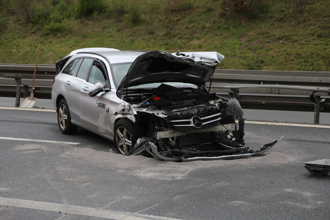 Folgeunfall A93 Wiesau Lkw umgekippt