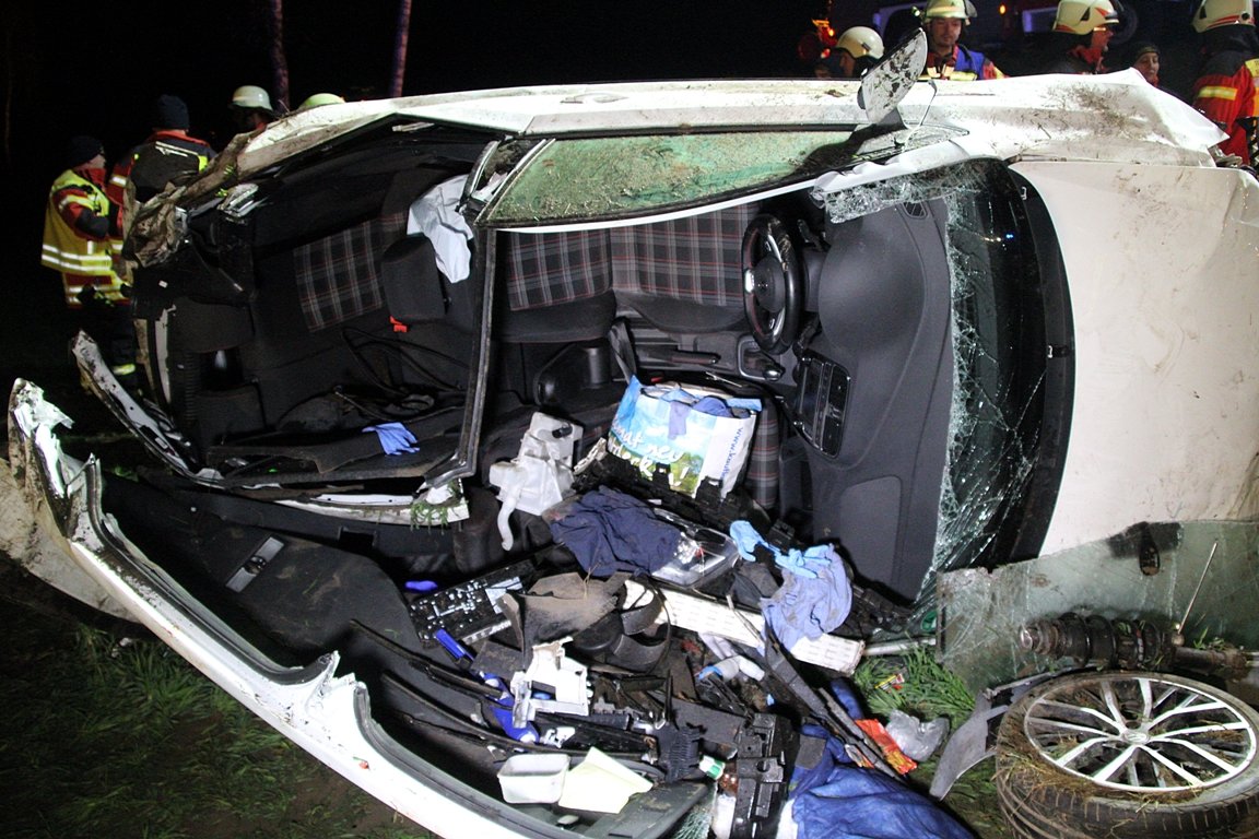 Unfall B470 Kirchenthumbach Party Eschenbach Heimfahrt Autofahrer 22 Jahre 02