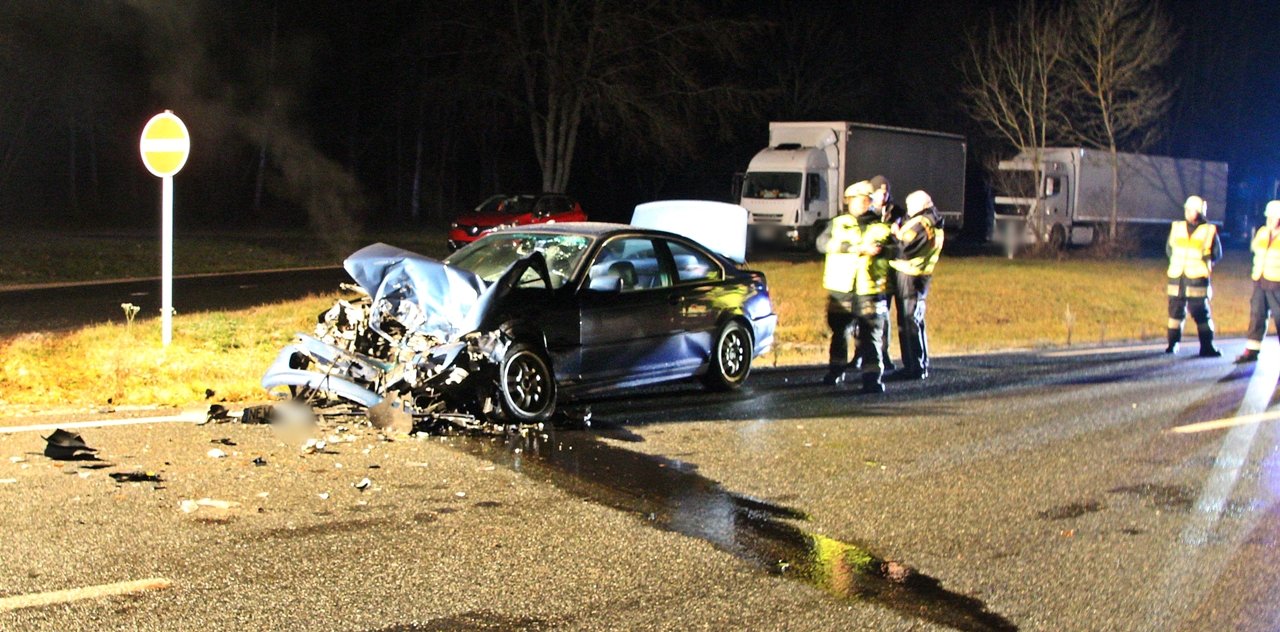 Unfall B470 Pressath Kahrmühle Militärtruck Trabitzer (1)