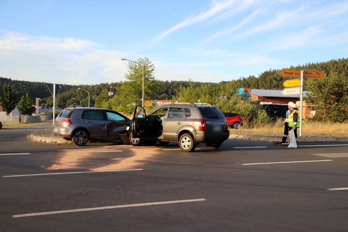 Unfall Döllnitz Kreuzung 5