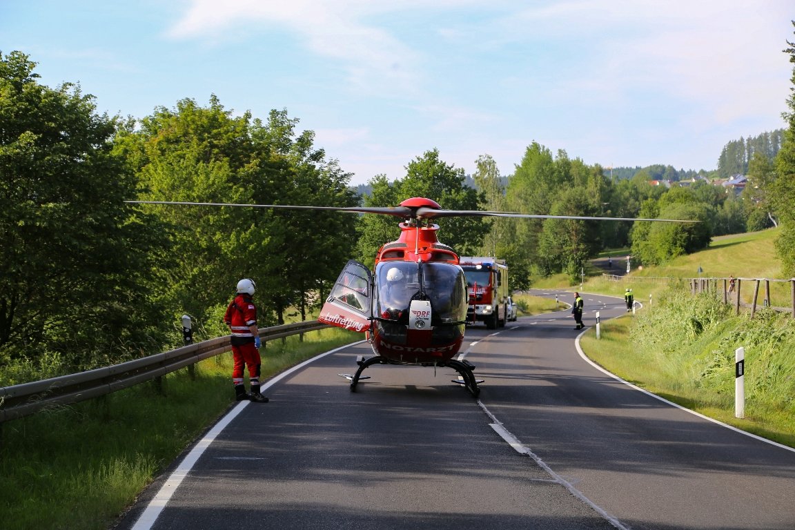 Unfall Kradfahrer Rettungshubschrauber Ebnath 1