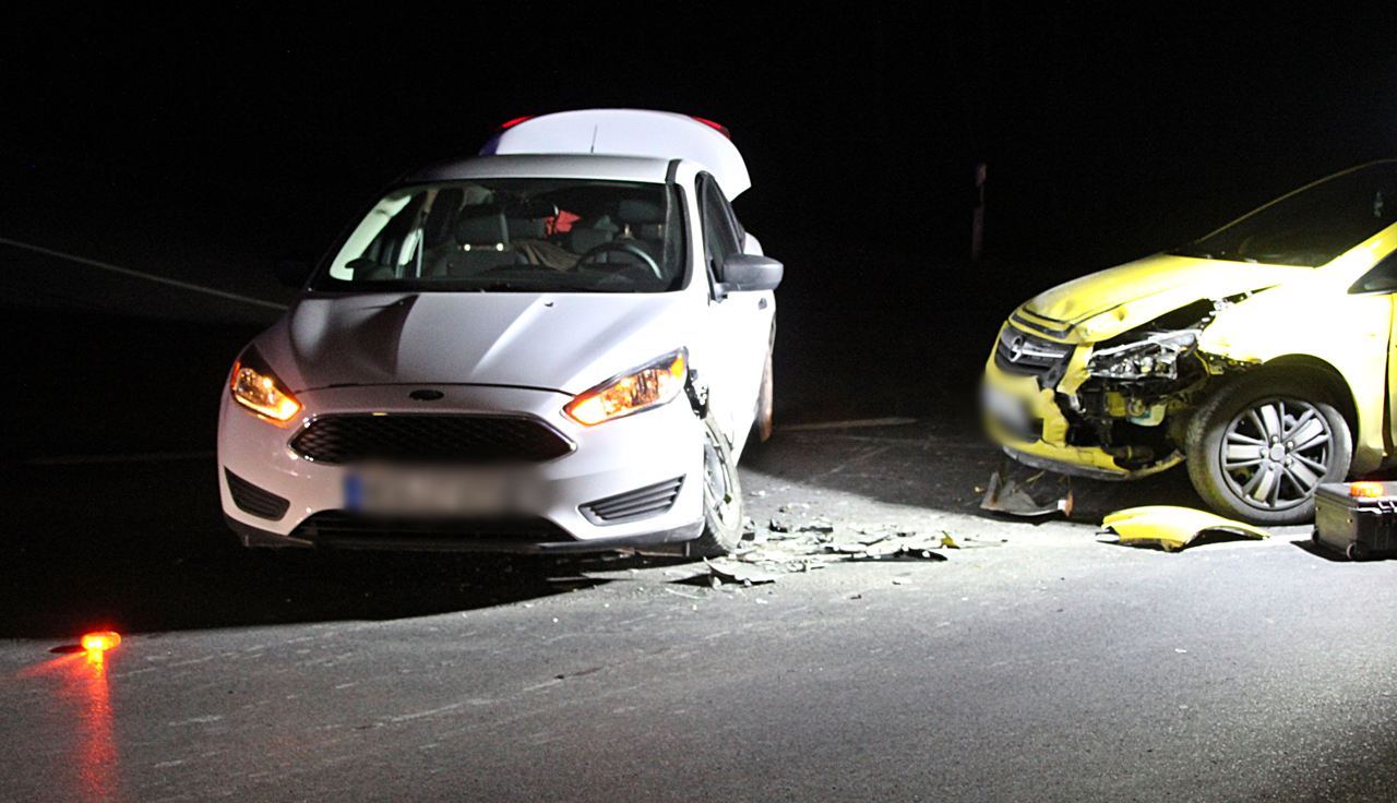 Unfall Pressath Grafenwöhrer Straße Ford Opel Corsa3