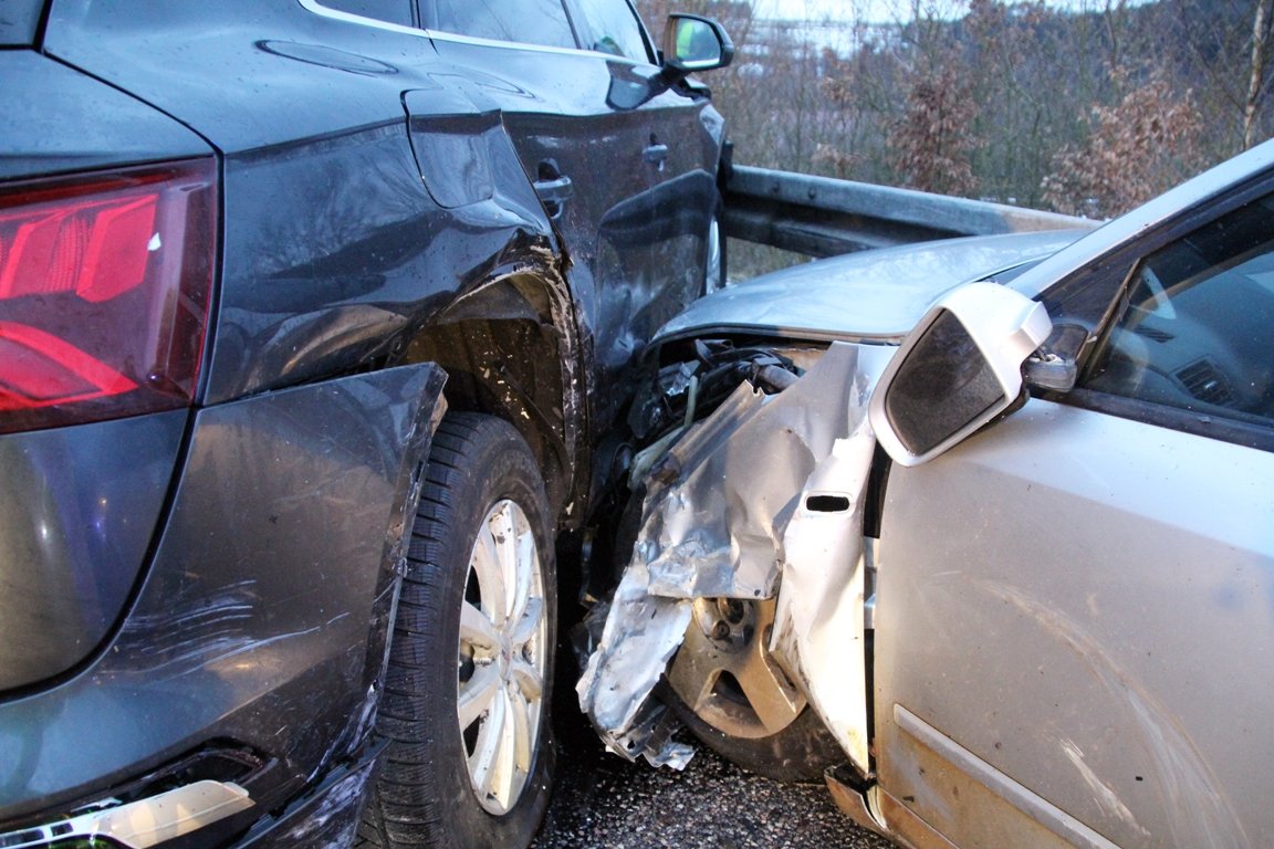 Unfall St2665 Zintlhammer Kreuzung B2991