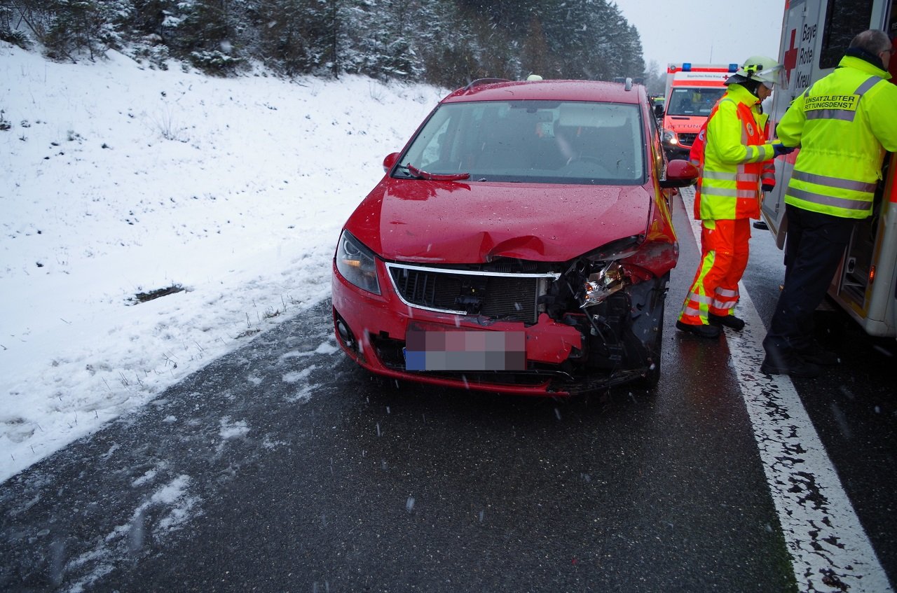 Unfall Sulzbach-Rosenberg Neustadt Schwerer Unfall Bilder Jürgen Masching15