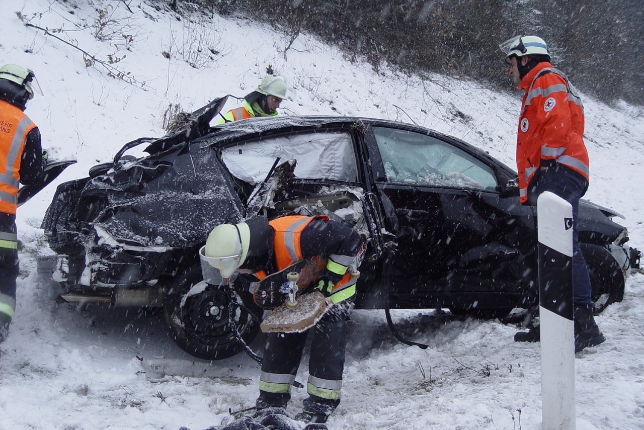 Unfall Sulzbach-Rosenberg Neustadt Schwerer Unfall Bilder Jürgen Masching7