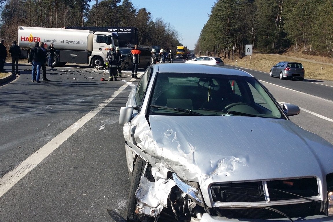 Unfall_B470_Weiden_01 Bild NEWS 5 Jürgen Masching