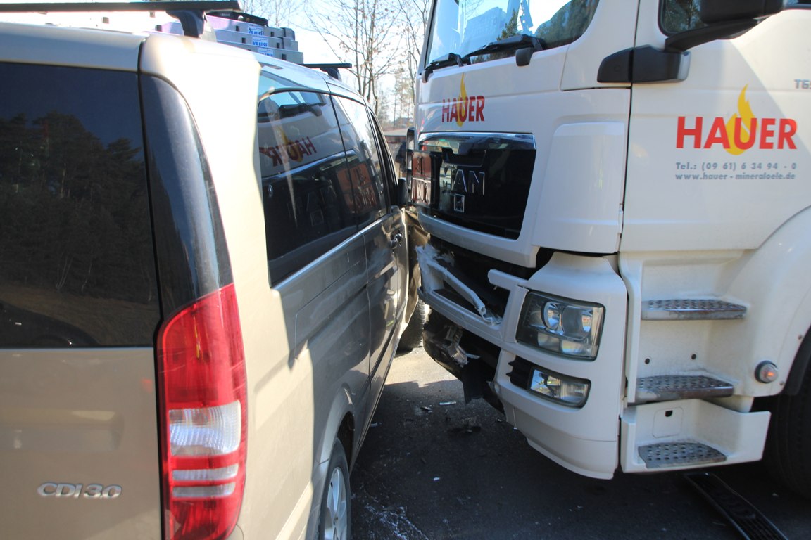 Unfall_B470_Weiden_Bild NEWS5 Jürgen Masching2