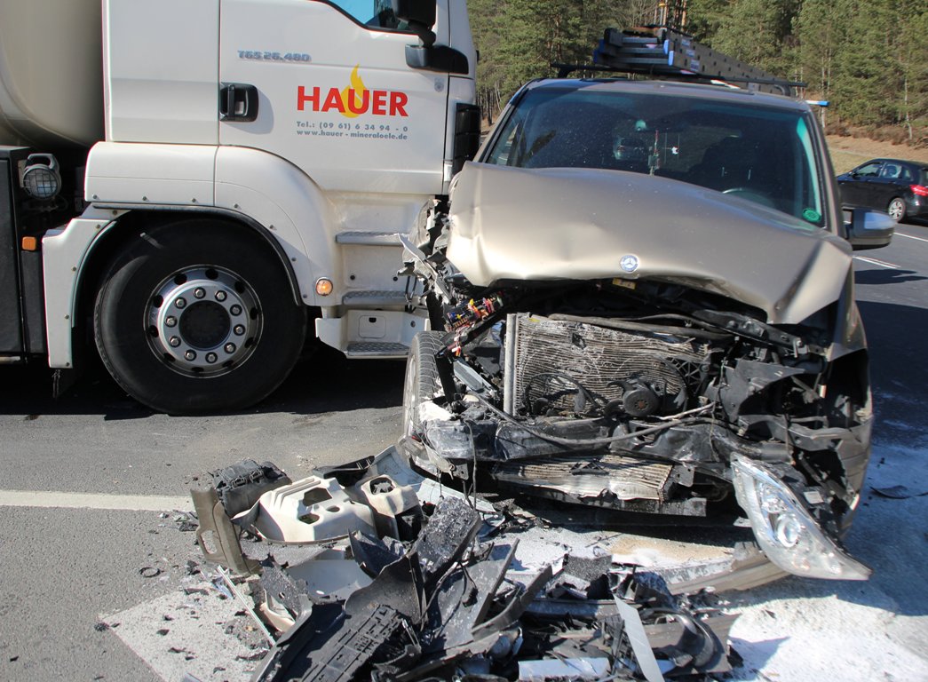 Unfall_B470_Weiden_Bild NEWS5 Jürgen Masching3