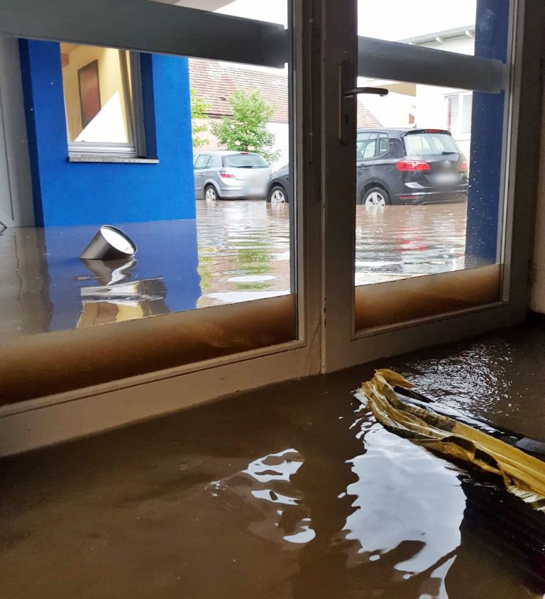 Unwetter Gewitter Nordoberpfalz Raiffeisenbank Pressath Einsätze Pressath Feuerwehr1