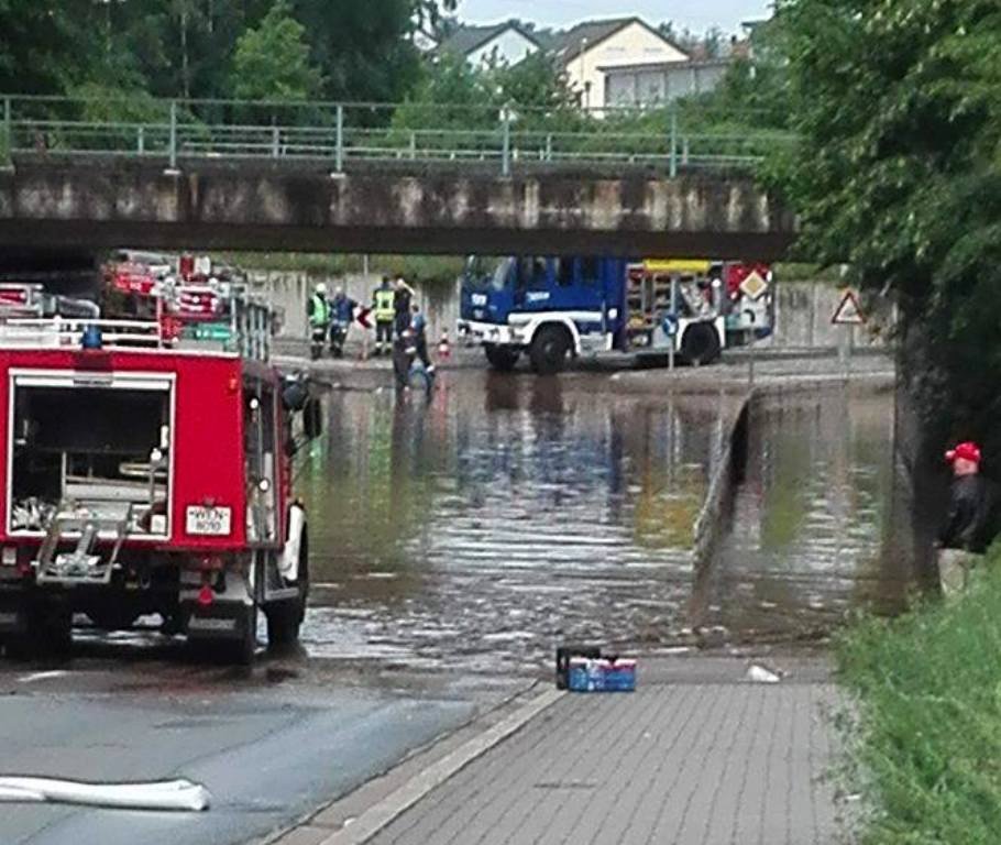 Unwetter, Wasser, Regen, Starkregen, Überflutung, Unterführung, Unwetter