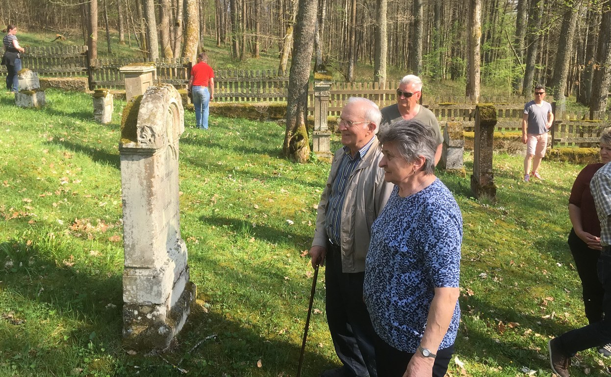 VHS-Fahrt-Friedhof_Haag Bild Gerald Morgenstern