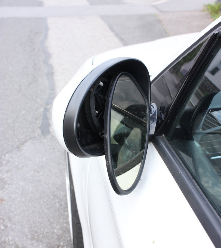 Vandalismus Pleystein Polizei 1 Auto Spiegel Schaden Autospiegel Außenspiegel