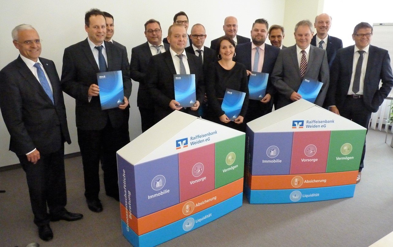 Volksbank_Raiifeseinbank_Ehrungen_Mitarbeiter_September