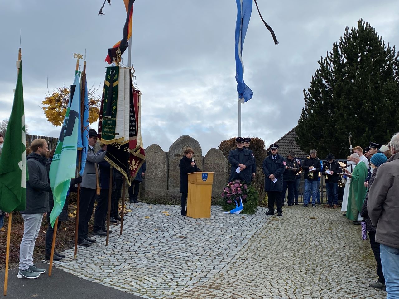 Den Völker verschlingenden Krieg nicht als Alltag akzeptieren