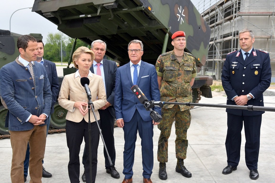 Von der Leyen Besuch Kaserne Weiden (7)