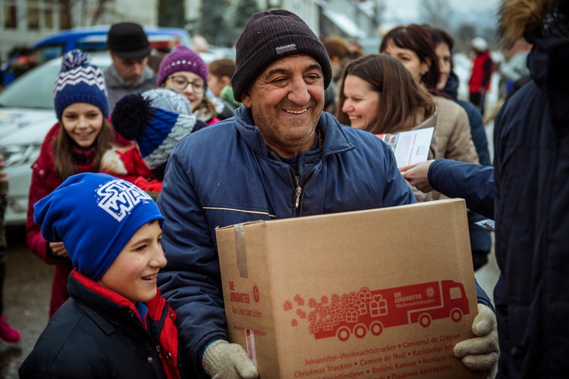 Verpackung Roper Johanniter Weihnachtstruck
