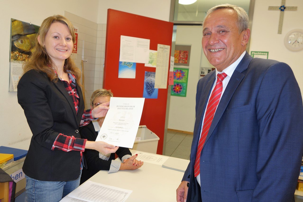 Wahlhelfer_Urkunde_Kurt Seggewiß_Martina Bauer_Weiden