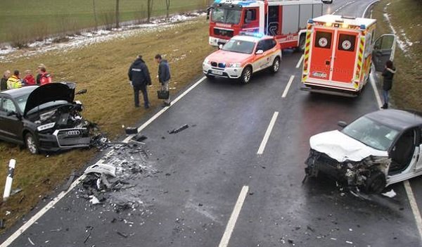 Waldsassen_Polizei_Unfall_B299_Leonberg-Pechofen