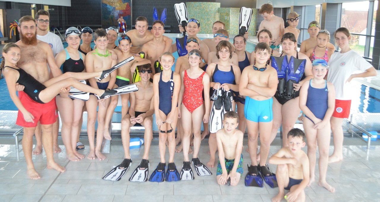 Wasserwacht Eschenbach Schwimmbad Eschenbach in der Oberpfalz Schimmhalle