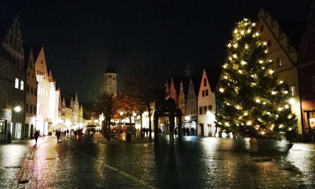 Weiden-Weihnachten-Weihnachtsmarkt-Weihnachtsbeleuchtung-Christmas-Market-Symbol-Symbolbild
