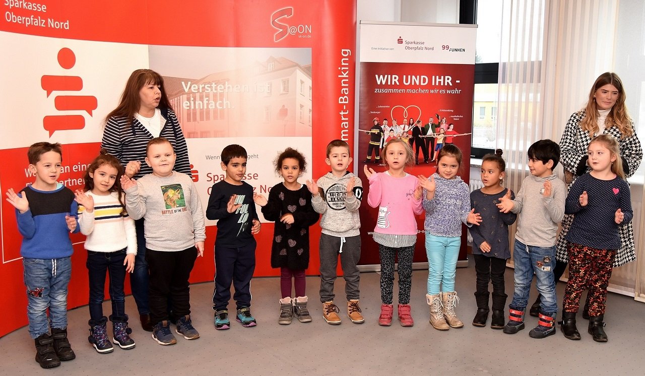 Weiden_Sparkasse Oberpfalz Nord_Spende_Kindergarten Spatzennest