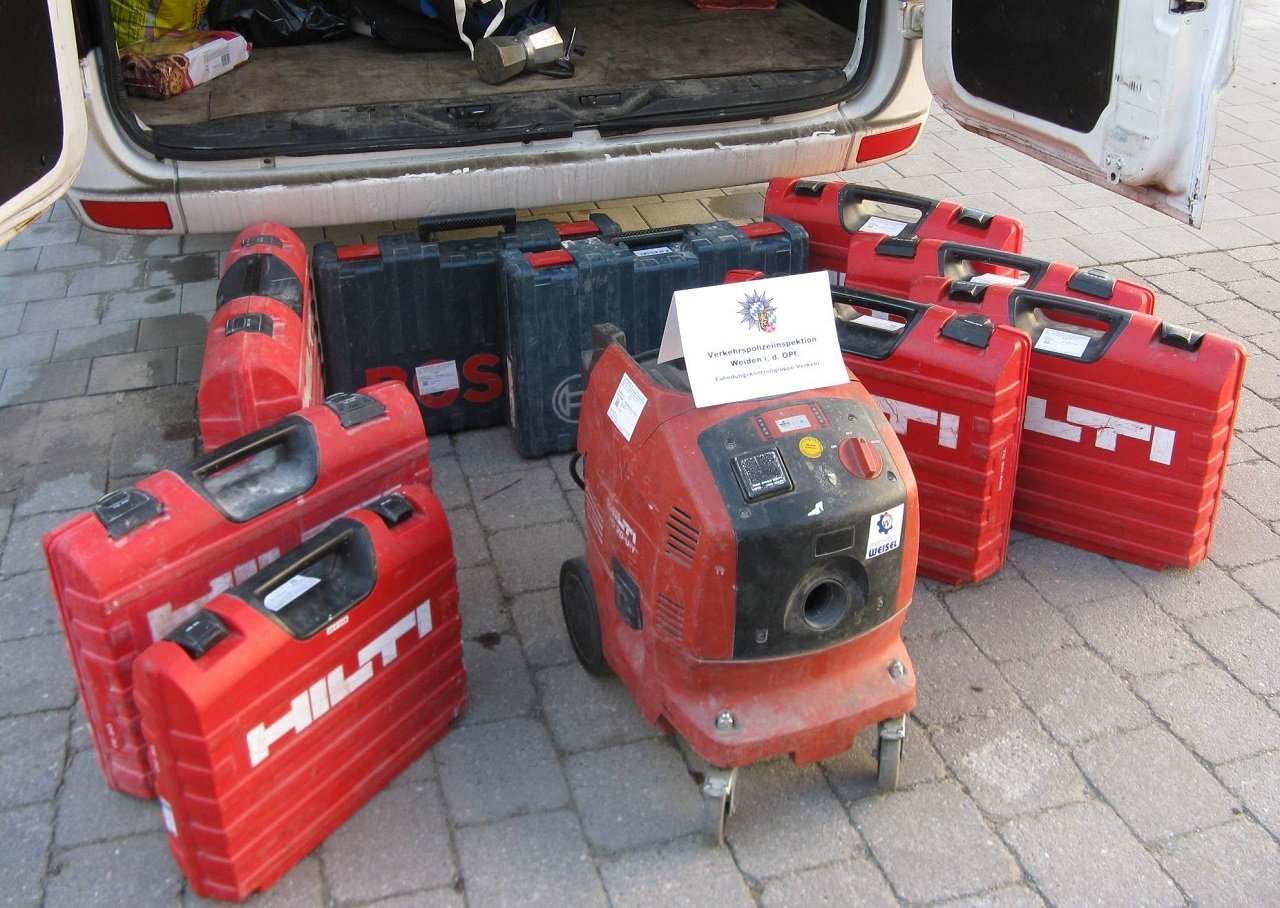 Weiden_Verkehrspolizei_Fund_Baumaschinen_Hilti und Bosch