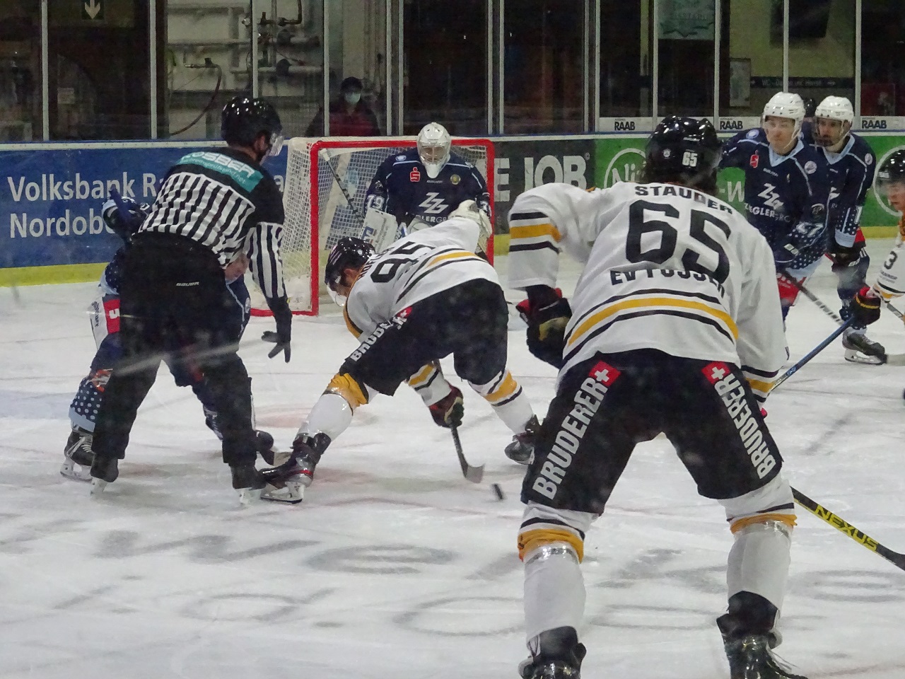 Weidener Eisstadion Eishockey Spiel Weiden EV Weiden Blue Devils Bilder Chris Sternitzke2