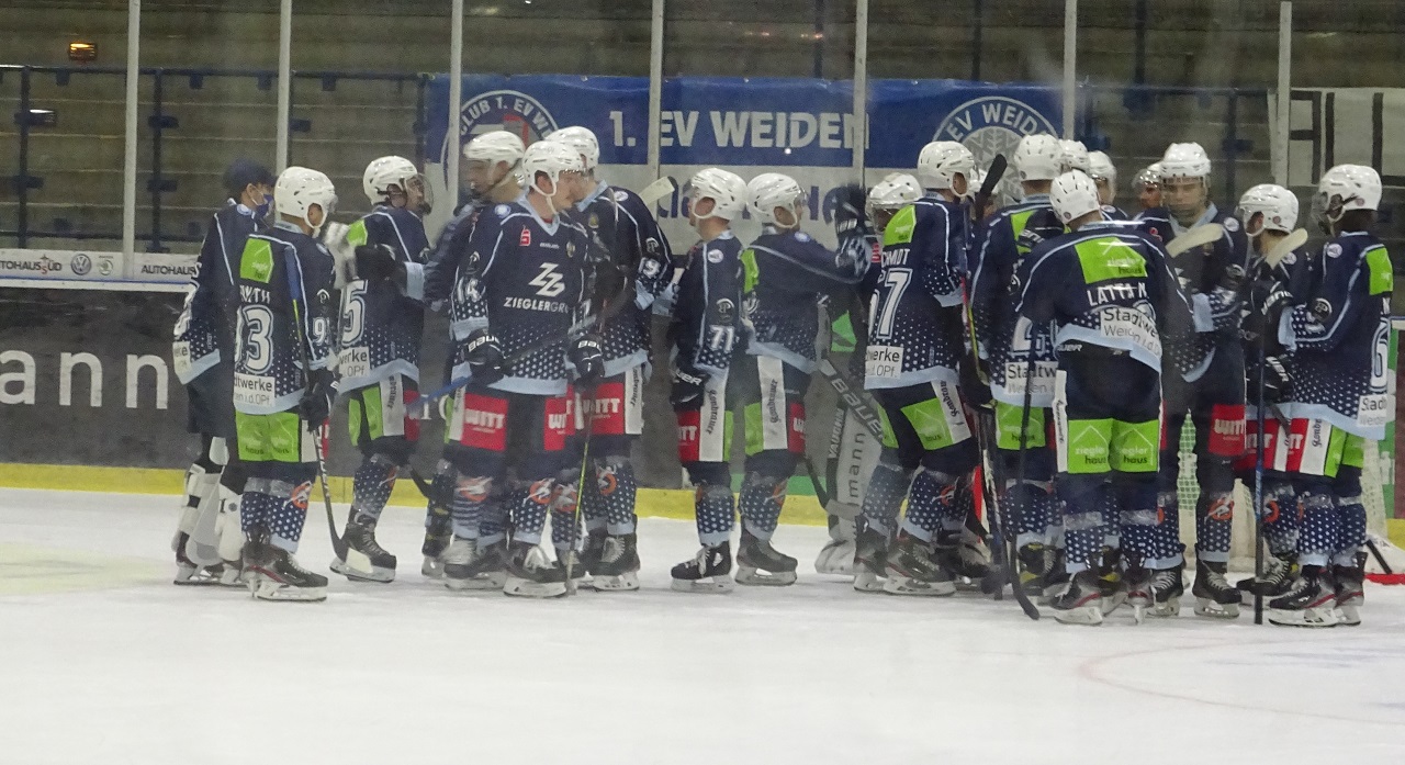 Weidener Eisstadion Eishockey Spiel Weiden EV Weiden Blue Devils Bilder Chris Sternitzke3