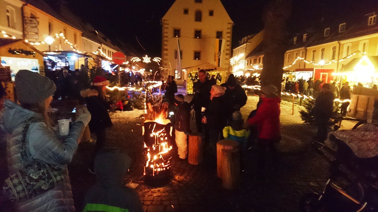 Weihnachtsmarkt Adventsmarkt Christkindlmarkt Grafenwöhr Feuerstelle