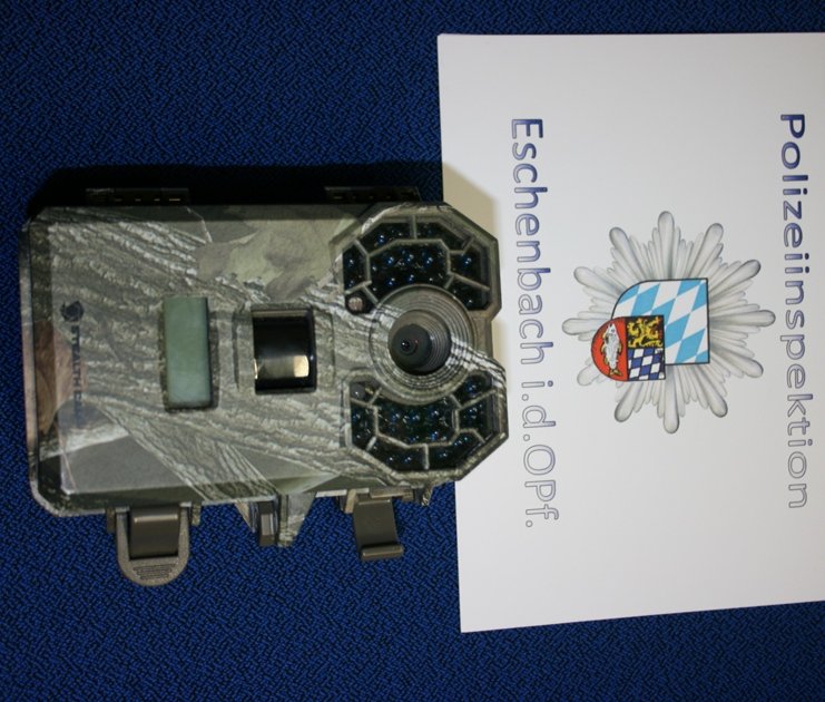 Wildkamera bei Wohnungsdurchsuchung gefunden Bild Polizeiinspektion Eschenbach