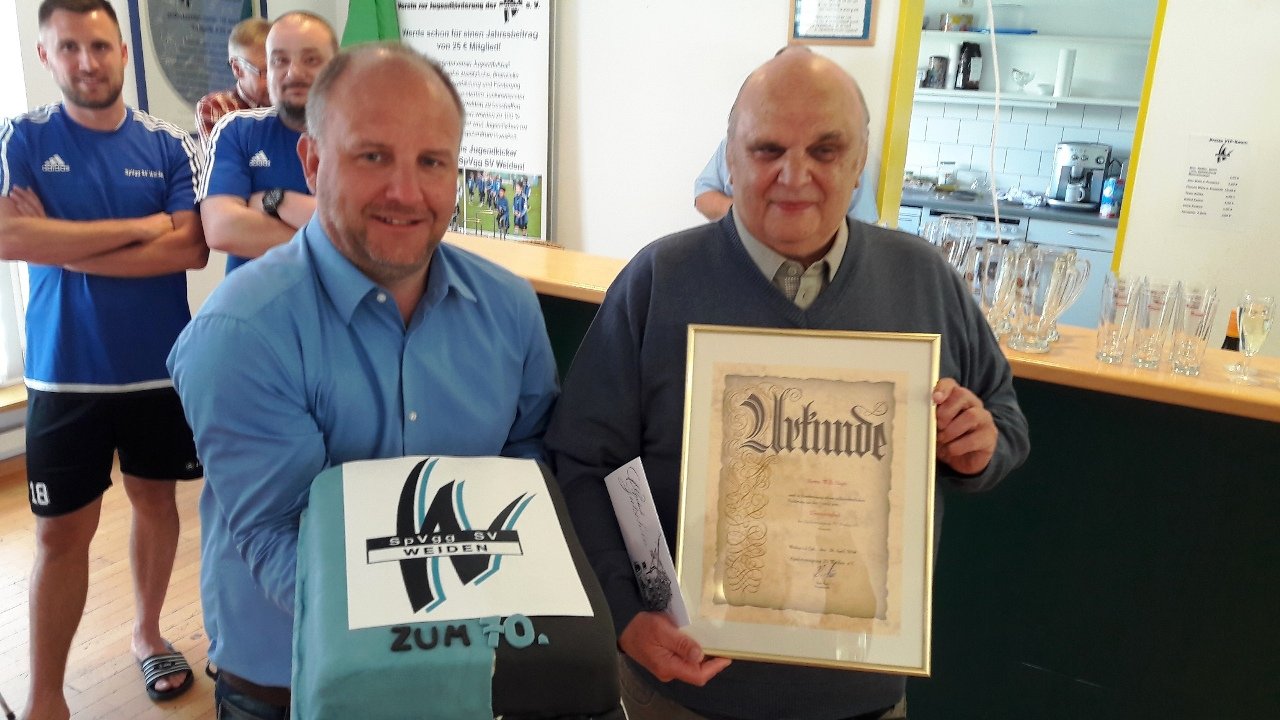 Willi Hagn SpVgg SV Weiden Urgestein 70. Geburtstag Ehrenmitglied3