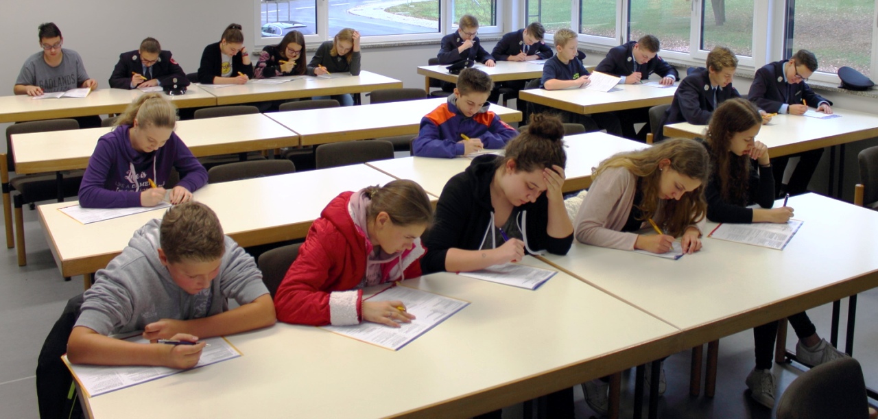 Jugendfeuerwehren stellen sich dem Wissenstest