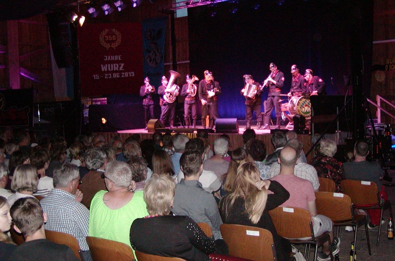 Wurz_O-Schnitt-Halle_Altneihauser-Feierwehrkapelln