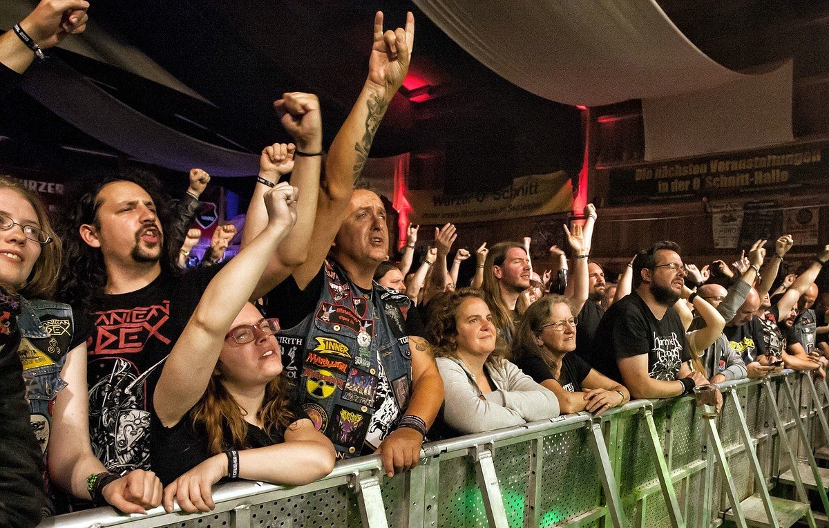 Wurz_O-Schnitt-Halle_Storm-Crusher-Besucher