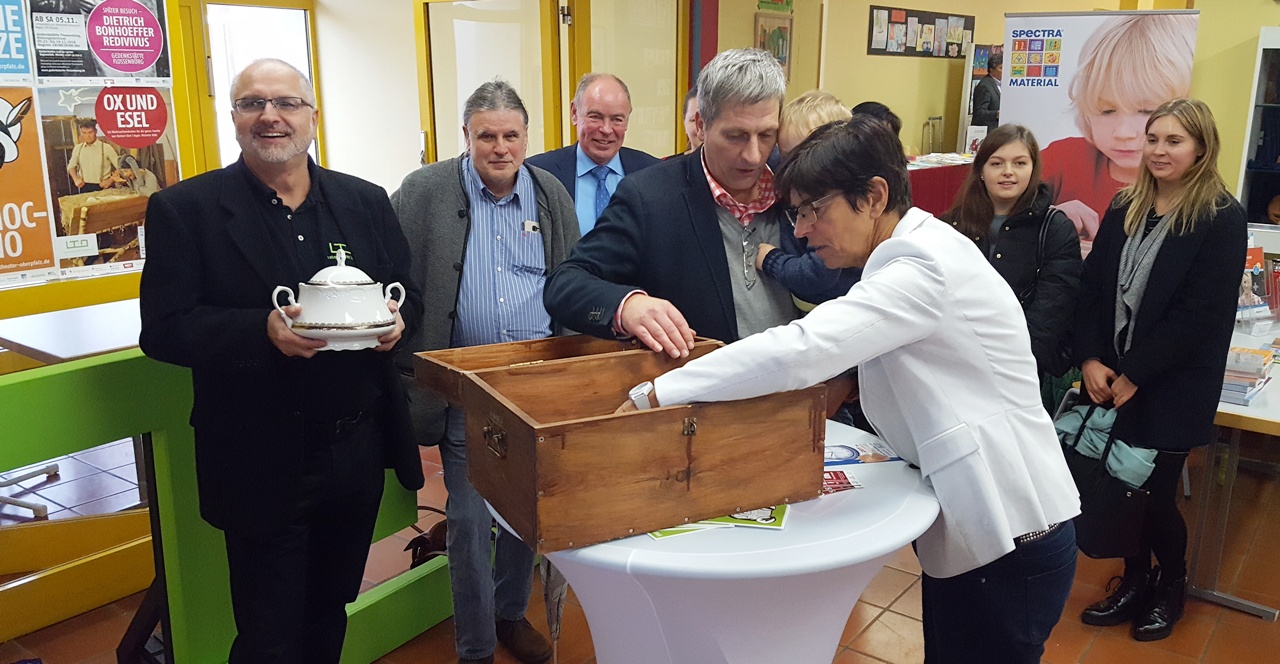 Ziehung_des_Gewinners_Amberger_Seminar