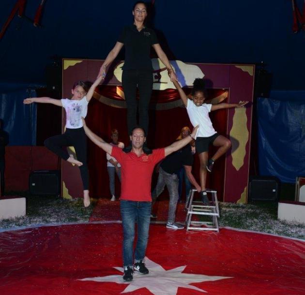 Zirkus Schulprojektwoche Kunststücke Bild Verein der Clausnitzerschule Weiden