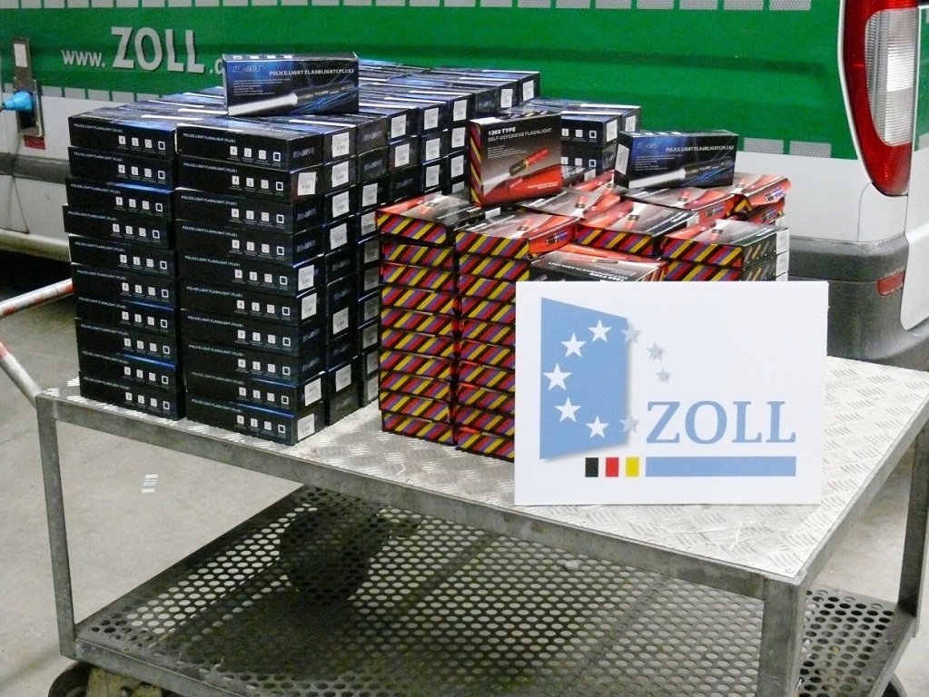 Lippenstifte, Taschenlampen, Dieselkraftstoff: Zöllner überführen Schmuggler